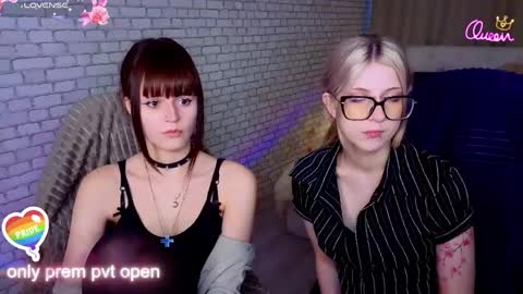 Snapshot of michelewild chatting on 03.21.26 Michele online show from 03.21.26