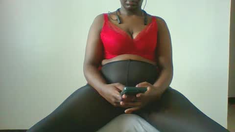 Snapshot of michellevice chatting on 09.24.25 michellevice online show from 09.24.25