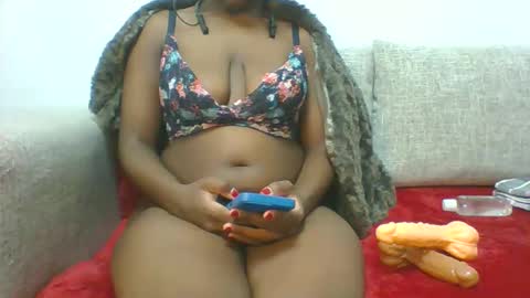 Snapshot of michellevice chatting on 11.26.25 michellevice online show from 11.26.25