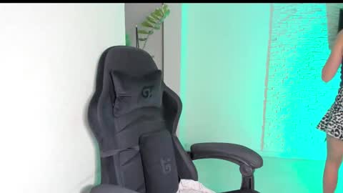 Snapshot of michelliibeautiful chatting on 09.17.25 Michellee online show from 09.17.25