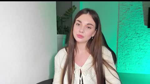 Snapshot of michelliibeautiful chatting on 12.01.25 Michellee online show from 12.01.25