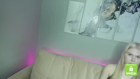 inst miiiss mia online show from 12.23.24