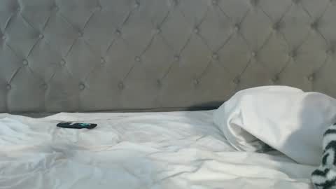 Snapshot of mickystrumia chatting on 02.15.26 mickystrumia online show from 02.15.26