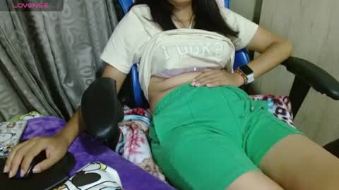 Snapshot of miculohot chatting on 06.19.26 vanesa sexy online show from 06.19.26