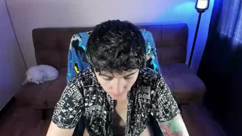 Snapshot of midnight07_ chatting on 11.04.25 Blue online show from 11.04.25