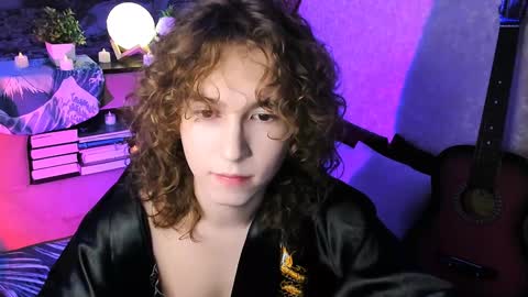 Snapshot of midnight_answer chatting on 01.11.25 Max online show from 01.11.25