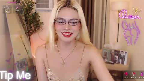 Snapshot of midnight_muse_18 chatting on 06.18.26 Marie Antoinette online show from 06.18.26