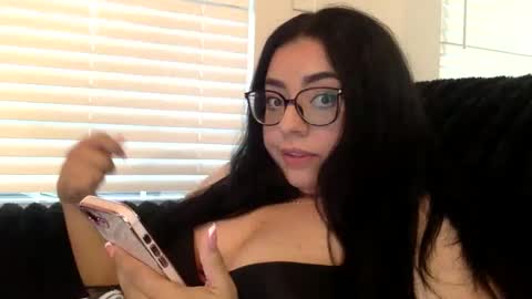 Snapshot of midnightbruja111 chatting on 12.01.25 midnightbruja111 online show from 12.01.25