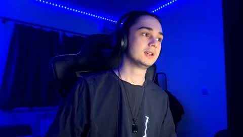 Snapshot of midnightmale197 chatting on 02.19.26 Peep online show from 02.19.26