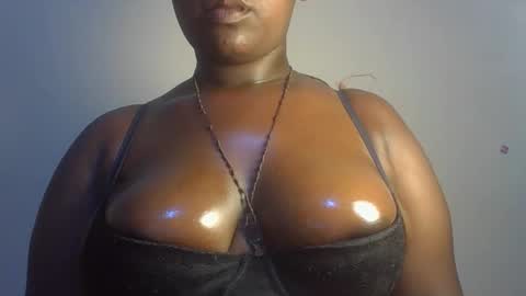 Snapshot of midnightt_curves chatting on 06.05.26 midnightt_curves online show from 06.05.26