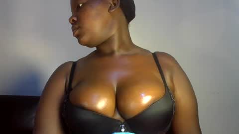 midnightt_curves online show from 06.18.26