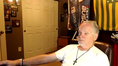 Snapshot of midwestdad09 chatting on 09.25.25 midwestdad09 online show from 09.25.25