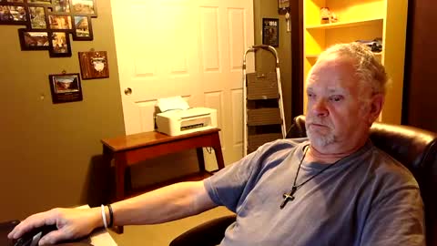 Snapshot of midwestdad09 chatting on 09.29.25 midwestdad09 online show from 09.29.25