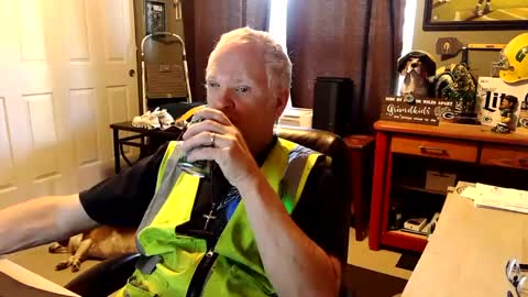 Snapshot of midwestdad09 chatting on 10.09.25 midwestdad09 online show from 10.09.25