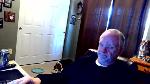 Snapshot of midwestdad09 chatting on 11.29.25 midwestdad09 online show from 11.29.25