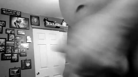 Snapshot of midwestdad09 chatting on 12.03.25 midwestdad09 online show from 12.03.25