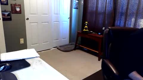 Snapshot of midwestdad09 chatting on 12.14.25 midwestdad09 online show from 12.14.25