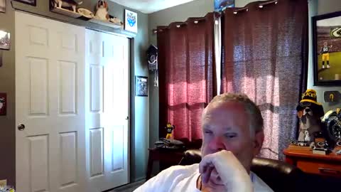 Snapshot of midwestdad09 chatting on 12.17.25 midwestdad09 online show from 12.17.25