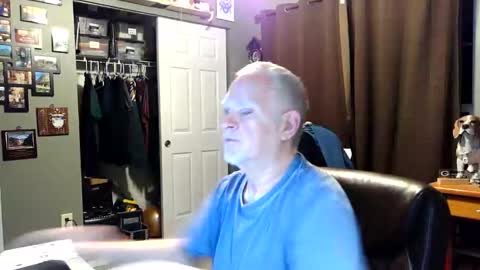 Snapshot of midwestdad09 chatting on 03.06.26 midwestdad09 online show from 03.06.26