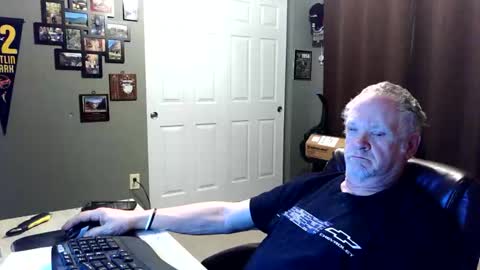 Snapshot of midwestdad09 chatting on 03.23.26 midwestdad09 online show from 03.23.26