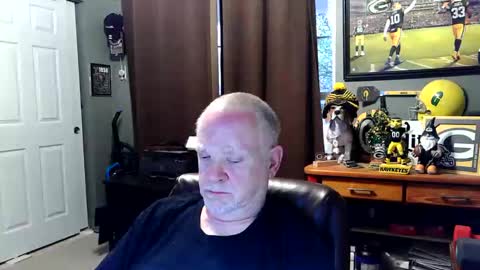 Snapshot of midwestdad09 chatting on 04.05.26 midwestdad09 online show from 04.05.26