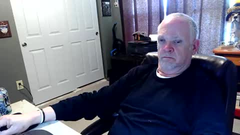 Snapshot of midwestdad09 chatting on 04.06.26 midwestdad09 online show from 04.06.26