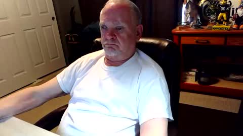 Snapshot of midwestdad09 chatting on 04.07.26 midwestdad09 online show from 04.07.26