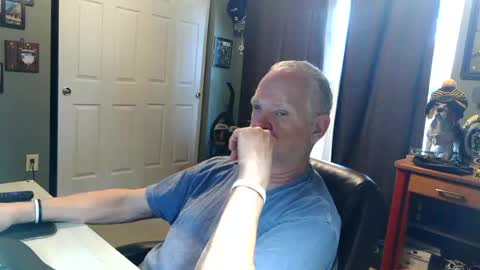 Snapshot of midwestdad09 chatting on 06.22.26 midwestdad09 online show from 06.22.26