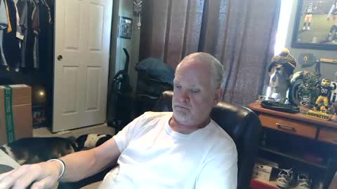 Snapshot of midwestdad09 chatting on 07.08.26 midwestdad09 online show from 07.08.26