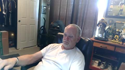 Snapshot of midwestdad09 chatting on 07.09.26 midwestdad09 online show from 07.09.26
