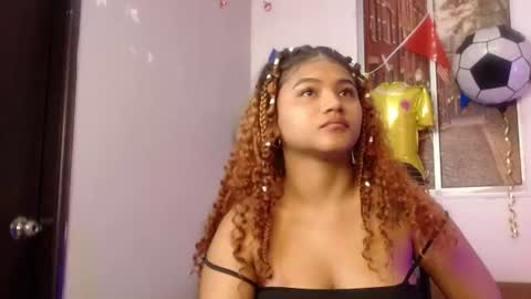 Snapshot of miel_alisha chatting on 06.20.26 miel online show from 06.20.26