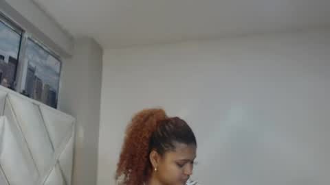 Snapshot of miel_alisha chatting on 07.08.26 miel online show from 07.08.26