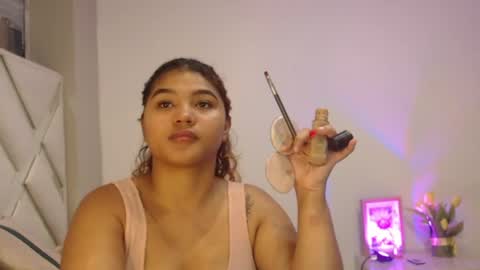 Snapshot of miel_alisha chatting on 07.11.26 miel online show from 07.11.26