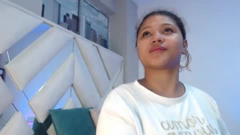 Snapshot of miel_alisha chatting on 07.21.26 miel online show from 07.21.26
