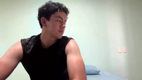 Snapshot of migguev chatting on 06.29.26 migguev online show from 06.29.26