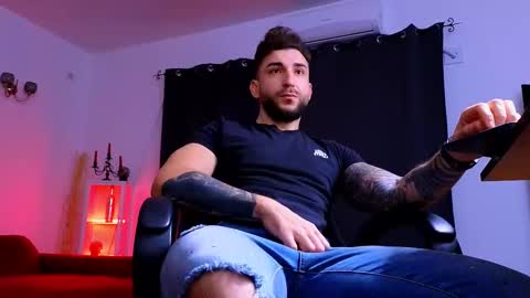 MightyAaron online show from 11.11.25