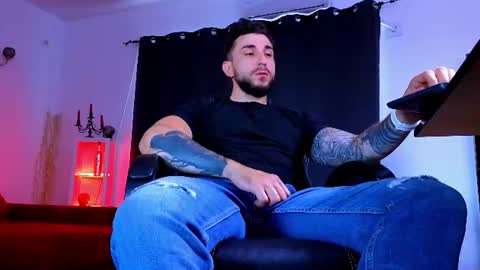 MightyAaron online show from 07.10.26