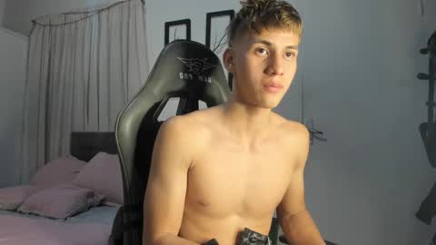 Miguel Hernandez online show from 01.23.25