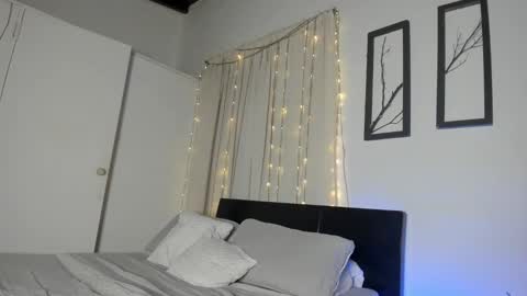 Miguel Hernandez online show from 02.12.25