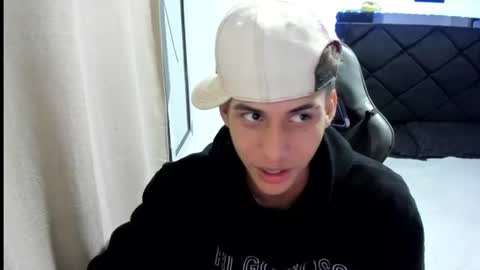 Snapshot of miguel_hz chatting on 07.14.26 Miguel Hernandez online show from 07.14.26