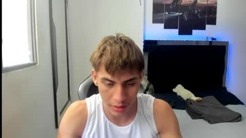 Snapshot of miguel_hz chatting on 07.28.26 Miguel Hernandez online show from 07.28.26