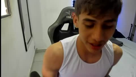 Snapshot of miguel_hz chatting on 07.28.26 Miguel Hernandez online show from 07.28.26