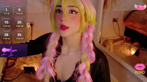 Snapshot of miia__baker chatting on 12.04.25 online show from 12.04.25