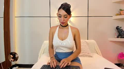Snapshot of miia_parker_ chatting on 07.17.26 online show from 07.17.26