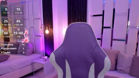 Miia Schwarz  online show from 11.08.25