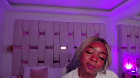 Snapshot of miia_schwarz chatting on 05.17.26 Miia Schwarz online show from 05.17.26