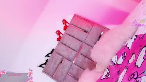 Snapshot of miia_sophia chatting on 02.15.26 online show from 02.15.26