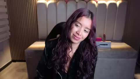 Snapshot of miiaa_evans1 chatting on 07.28.26 miiaa_evans1 online show from 07.28.26