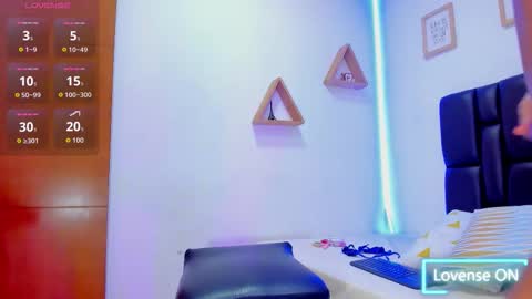 mia sofia online show from 10.25.25