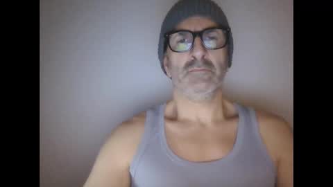 Snapshot of miiblue chatting on 02.15.26 mii4u online show from 02.15.26